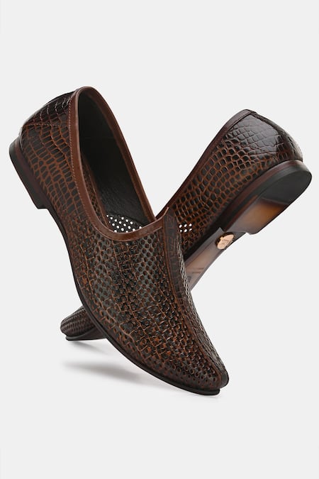 Lafattio Perforated Texture Leather Juttis 