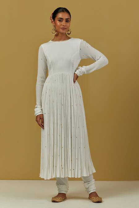 Buy_Ikshita Choudhary_White Wrinkle Cotton Hand Embroidered Sequin Round Neck And Zari Anarkali Set_Online_at_Aza_Fashions