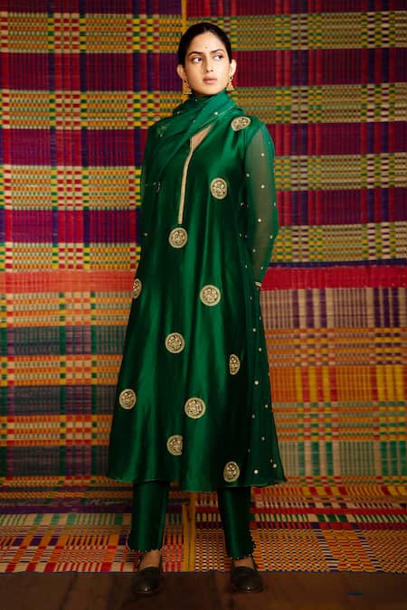 Deep Thee_Emerald Green Chanderi, Organza Embroidery Haritah Hand Kali Gusset Kurta Set _Online_at_Aza_Fashions