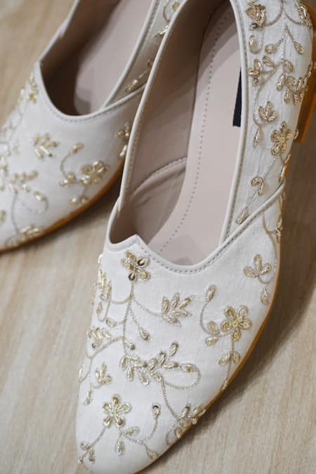 Shradha Hedau Footwear Couture White Rustom Threadwork Floral Mojiris 