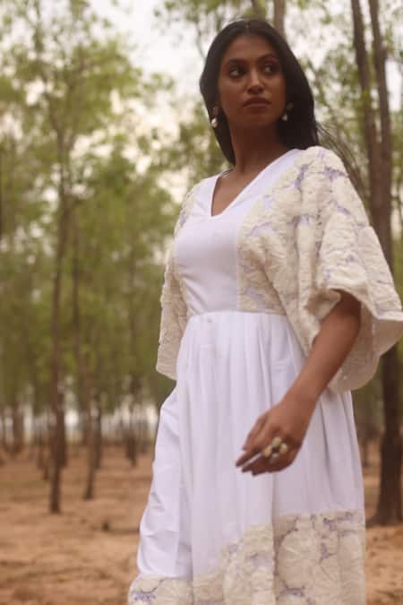 Buy_Couché By Anandini_Ivory Cotton, Lycra, Lace Embroidery V-neck Boxy Sleeve Dress _Online_at_Aza_Fashions