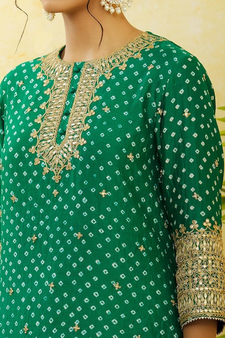 Surbhi Shah_Green Tissue, Chiffon Mirrors Round Neck Bandhej Print Kurta Crushed Skirt Set _Online_at_Aza_Fashions