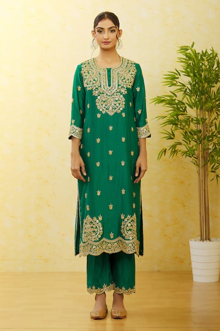 Surbhi Shah_Green Pure Spun Silk Hand Embroidered Floral Round Kurta Pant Set  _Online_at_Aza_Fashions