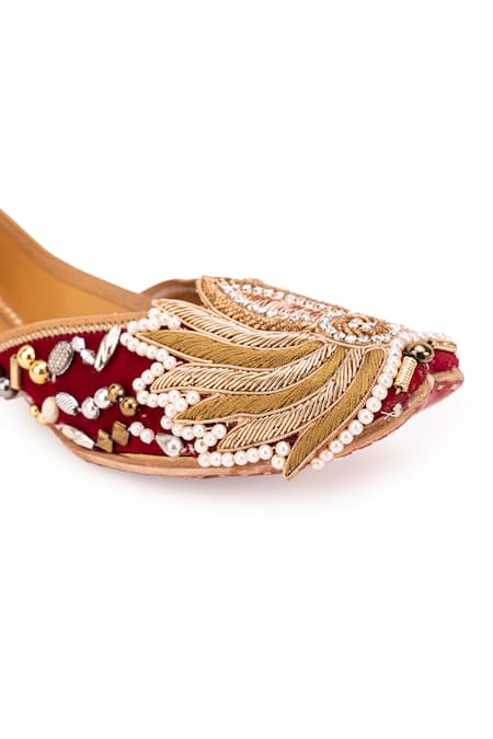5elements_Maroon Embroidered Velvet Cutwork Floral Juttis _Online_at_Aza_Fashions