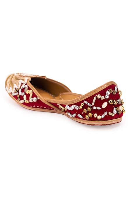Buy_5elements_Maroon Embroidered Velvet Cutwork Floral Juttis _Online_at_Aza_Fashions