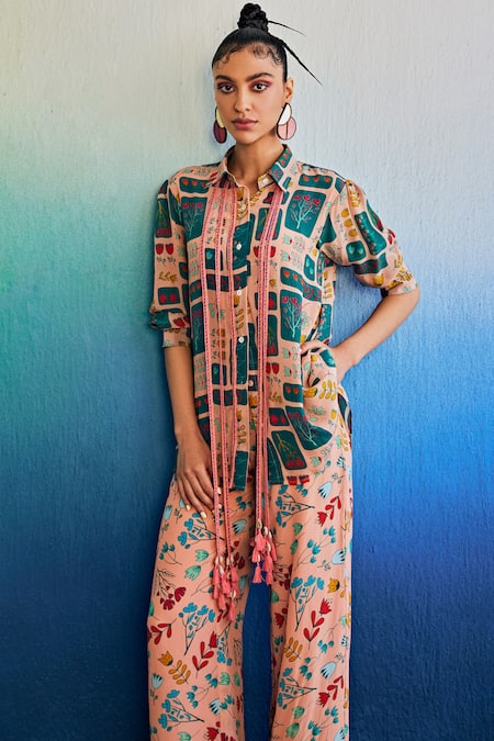 Diyarajvvir Pink Crepe Embroidery Collared Floral Box Print Shirt With Pant Online at Aza Fashions Diyarajvvir_Pink Crepe Embroidery Collared Floral Box Print Shirt With Pant _Online_at_Aza_Fashions