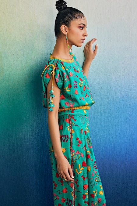 Shop_Diyarajvvir_Green Muslin Tassels Boat Neck Floral Print Balloon Top With Pant _Online_at_Aza_Fashions
