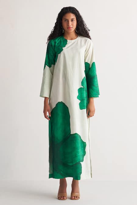 Shivani Bhargava Green Cotton Embroidery Round Neck Bloom Floral Print Long Kurta Online at Aza Fashions Shivani Bhargava_Green Cotton Embroidery Round Neck Bloom Floral Print Long Kurta _Online_at_Aza_Fashions