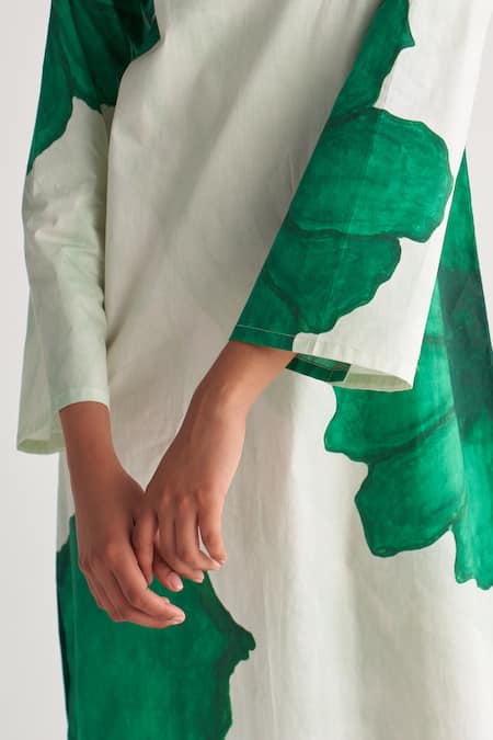 Shivani Bhargava Green Cotton Embroidery Round Neck Bloom Floral Print Long Kurta at Aza Fashions Shivani Bhargava_Green Cotton Embroidery Round Neck Bloom Floral Print Long Kurta _at_Aza_Fashions