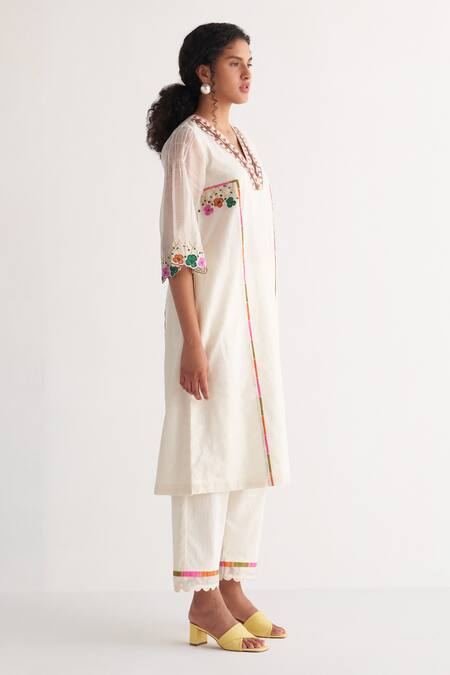 Buy_Shivani Bhargava_Ivory Chanderi Applique Hand Embroidered Woven V Neck Kurta _Online_at_Aza_Fashions