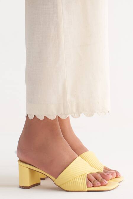 Shivani Bhargava_Ivory Pure Cotton Embroidered Woven Notched Melange Kurta And Pant Set _at_Aza_Fashions