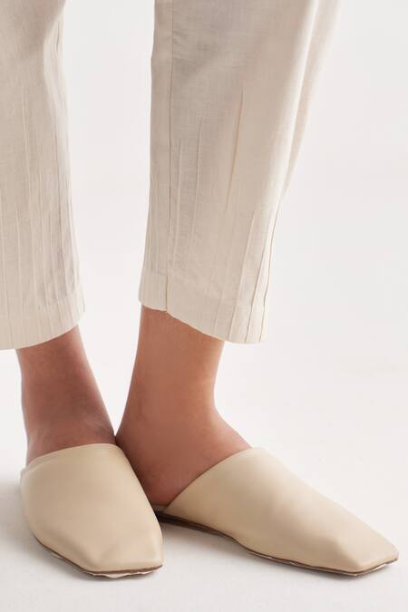 Buy_Shivani Bhargava_Multi Color Pure Cotton Digital Printed Woven Gardenia Floral Kurta And Pant Set 