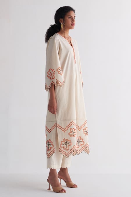 Shivani Bhargava_Ivory Pure Cotton Embroidered Woven Notched Colossal Sleeve Kurta And Pant Set _at_Aza_Fashions