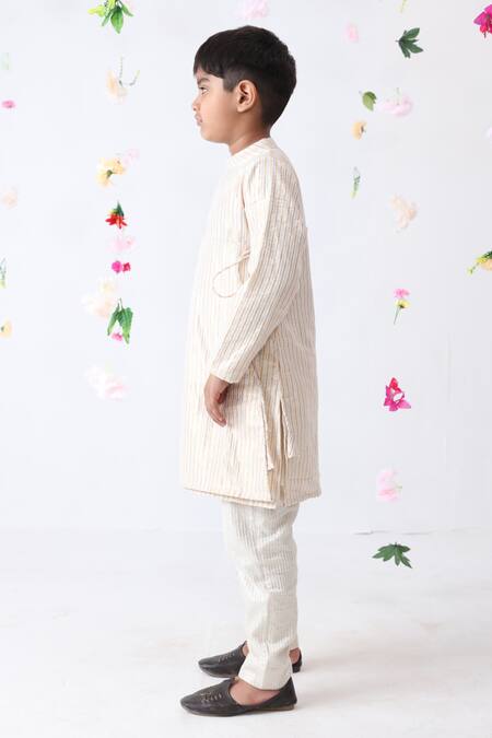 JILMIL DREAMWEAR_Off White Cotton Stripe Pattern Kurta And Pant Set _at_Aza_Fashions