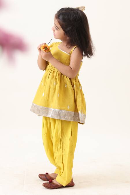 Shop_JILMIL DREAMWEAR_Yellow Cotton Embroidery Kurta And Pyjama Set _Online_at_Aza_Fashions