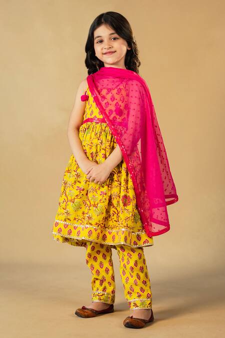 JILMIL DREAMWEAR Yellow Cotton, Chiffon Pom-poms, Sequins Japuri Floral Print Anarkali Set Online at Aza Fashions JILMIL DREAMWEAR_Yellow Cotton, Chiffon Pom-poms, Sequins Japuri Floral Print Anarkali Set _Online_at_Aza_Fashions