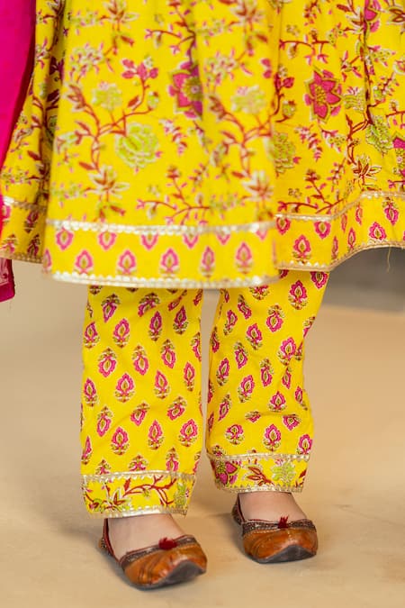 Buy JILMIL DREAMWEAR Yellow Cotton, Chiffon Pom-poms, Sequins Japuri Floral Print Anarkali Set Online at Aza Fashions Buy_JILMIL DREAMWEAR_Yellow Cotton, Chiffon Pom-poms, Sequins Japuri Floral Print Anarkali Set _Online_at_Aza_Fashions