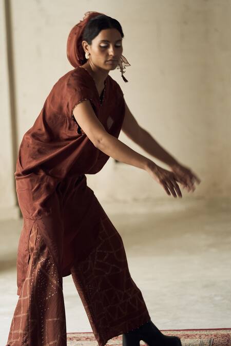 Srota By Srishti Aggarwal Brown Mulberry Silk Printed Abstract Chari Palazzo Online at Aza Fashions Srota By Srishti Aggarwal_Brown Mulberry Silk Printed Abstract Chari Palazzo_Online_at_Aza_Fashions