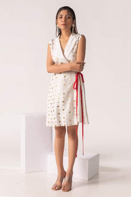 Vanshika Agarwal Label White Bamberg Silk, Lining  Taffeta Scarlett Hand Embroidered Blazer Dress 