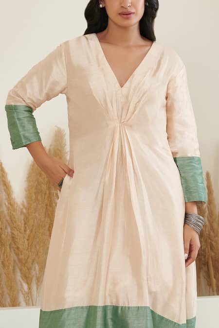 Buy Label Flamingo By Vrinda Ivory Silk V-neck Color Block Kaftan Buy_Label Flamingo By Vrinda_Ivory Silk V-neck Color Block Kaftan