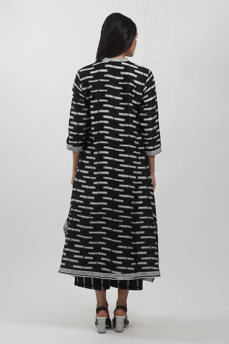 Krishna Mehta Black Chanderi Tie-dye Geometric Round Shibori Tie Dye Kurta Online at Aza Fashions Krishna Mehta_Black Chanderi Tie-dye Geometric Round Shibori Tie Dye Kurta _Online_at_Aza_Fashions