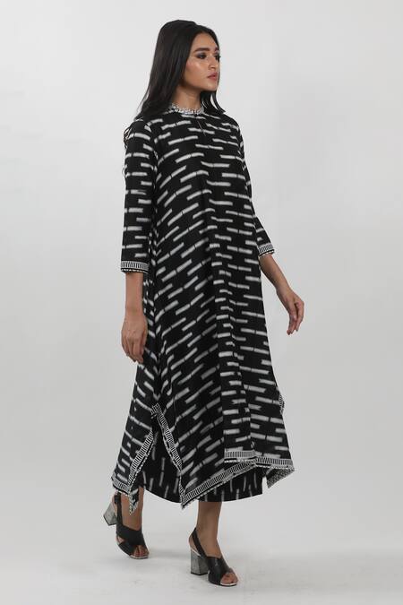 Buy Krishna Mehta Black Chanderi Tie-dye Geometric Round Shibori Tie Dye Kurta Online at Aza Fashions Buy_Krishna Mehta_Black Chanderi Tie-dye Geometric Round Shibori Tie Dye Kurta _Online_at_Aza_Fashions