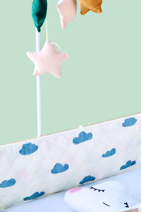 Jaipur Gate_White Muslin Printed Hot Air Balloon And Cloud Baby Bed Bumper 2 Pcs Set_Online_at_Aza_Fashions