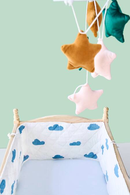 Buy_Jaipur Gate_White Muslin Printed Hot Air Balloon And Cloud Baby Bed Bumper 2 Pcs Set_Online_at_Aza_Fashions