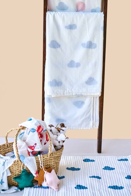 Jaipur Gate_White Muslin Printed Hot Air Balloon And Cloud Baby Bed Bumper 2 Pcs Set_at_Aza_Fashions