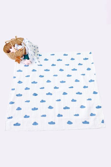 Shop Jaipur Gate White Muslin Printed Hot Air Balloon And Cloud Baby Playmat at Aza Fashions Shop_Jaipur Gate_White Muslin Printed Hot Air Balloon And Cloud Baby Playmat_at_Aza_Fashions