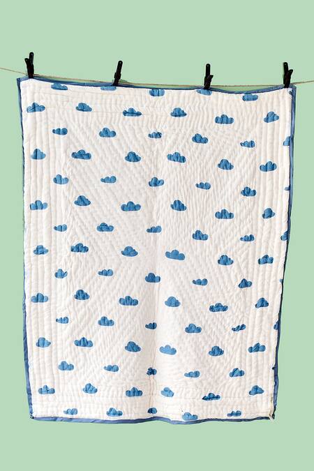 Jaipur Gate White Muslin Printed Hot Air Balloon And Cloud Baby Razai at Aza Fashions Jaipur Gate_White Muslin Printed Hot Air Balloon And Cloud Baby Razai_at_Aza_Fashions