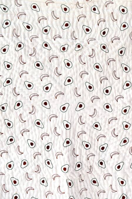 Buy Jaipur Gate White Muslin Printed Avocado And Banana Baby Razai Buy_Jaipur Gate_White Muslin Printed Avocado And Banana Baby Razai