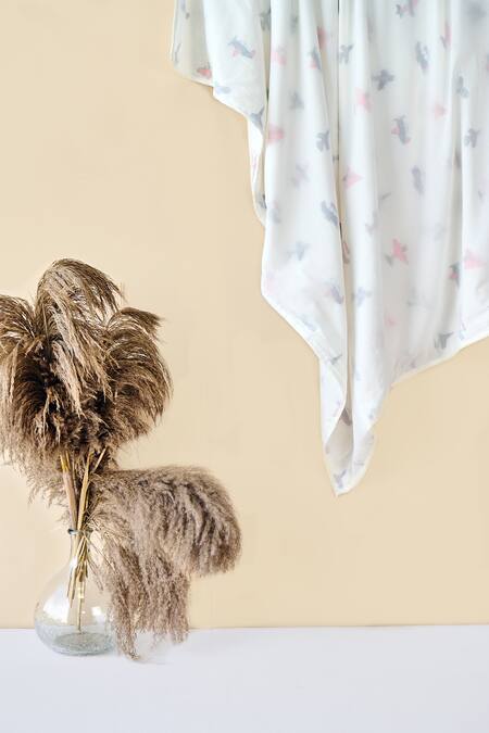 Shop Jaipur Gate White Muslin Printed Jet Plane Baby Dohar at Aza Fashions Shop_Jaipur Gate_White Muslin Printed Jet Plane Baby Dohar_at_Aza_Fashions