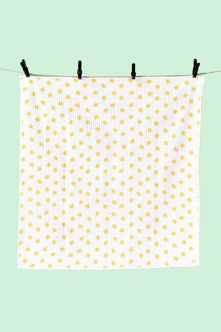 Shop Jaipur Gate White Muslin Printed Reversible Rainbow Baby Playmat at Aza Fashions Shop_Jaipur Gate_White Muslin Printed Reversible Rainbow Baby Playmat_at_Aza_Fashions