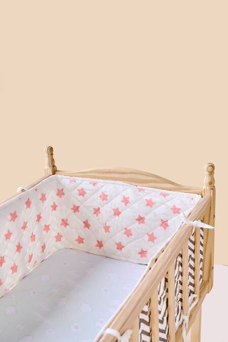 Shop Jaipur Gate White Muslin Printed Mother Bed Bumper 2 Pcs Set at Aza Fashions Shop_Jaipur Gate_White Muslin Printed Mother Bed Bumper 2 Pcs Set_at_Aza_Fashions