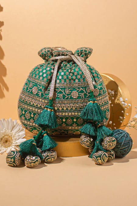 Buy Indian Handmade Matki, Saree Function Return Gifts, Wedding Décor Box,  Bulk Return Gift, Return Gift for Pooja, Indian Gift Box Online in India -  Etsy