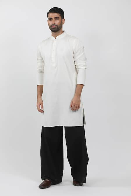 Krishna Mehta Textured Kurta Set 