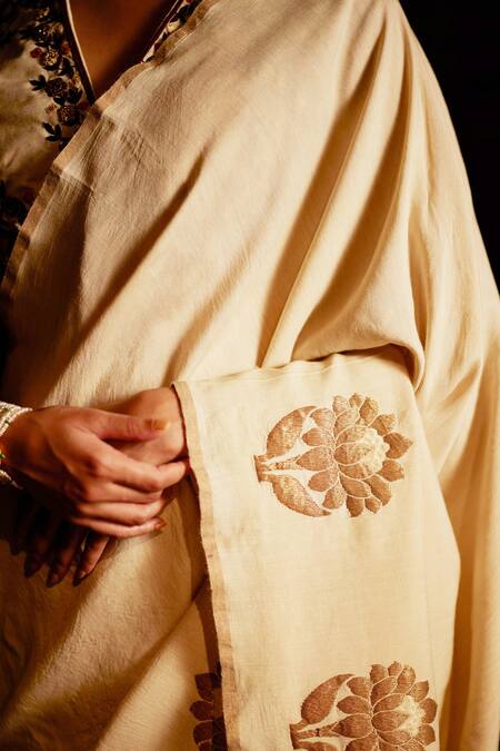 Mimamsaa Ivory Silk Munga Woven Floral And Portia Saree With Blouse Piece Online at Aza Fashions Mimamsaa_Ivory Silk Munga Woven Floral And Portia Saree With Blouse Piece _Online_at_Aza_Fashions