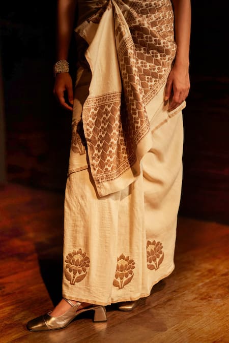 Buy Mimamsaa Ivory Silk Munga Woven Floral And Portia Saree With Blouse Piece Online at Aza Fashions Buy_Mimamsaa_Ivory Silk Munga Woven Floral And Portia Saree With Blouse Piece _Online_at_Aza_Fashions