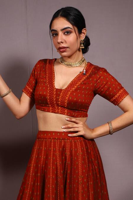 House Of TA-YA_Red Silk Embroidery V-neck Raw Digital Print Lehenga Set _Online_at_Aza_Fashions