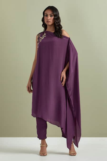 Priya Chaudhary One Shoulder Floral Placement Embroidered Kurta & Panr Set 