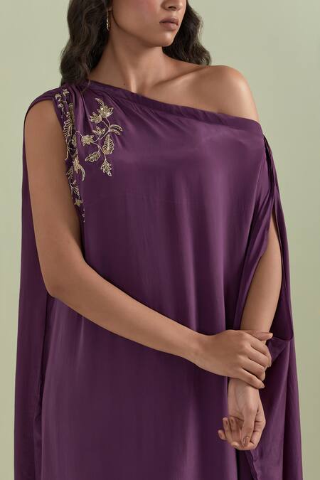 Priya Chaudhary_Purple Crepe Cut One Shoulder Floral Placement Embroidered Kurta And Panr Set _at_Aza_Fashions