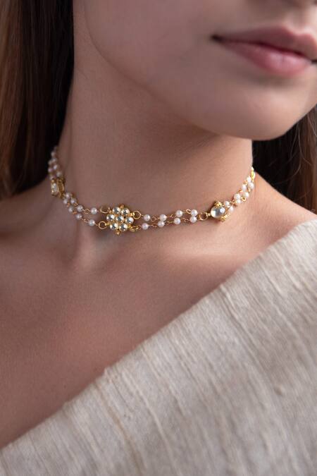 Buy_Do Taara_Gold Plated Delicate Kundan And Pearl Choker _Online_at_Aza_Fashions