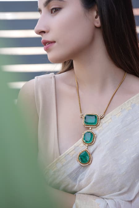 Do Taara Green Embellished Doublet Stone Necklace