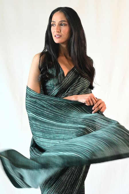 Til_Emerald Green Cotton Satin Beads V-neck Stripe Hand Painted Saree With Blouse _Online_at_Aza_Fashions