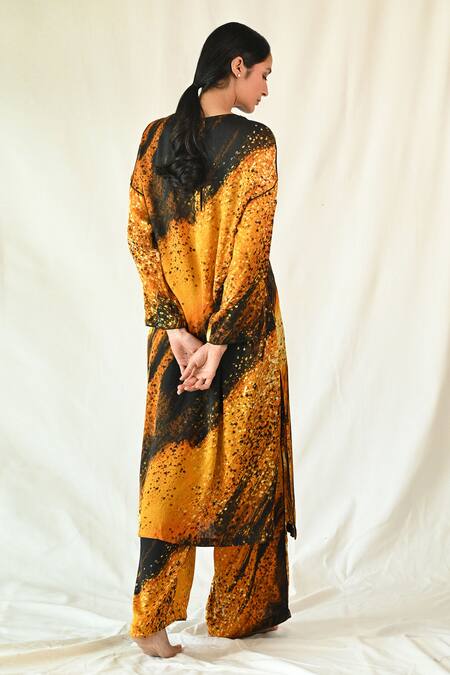 Shop_Til_Multi Color Cotton Satin Round Neck Streak Print Kurta And Pant Set _at_Aza_Fashions