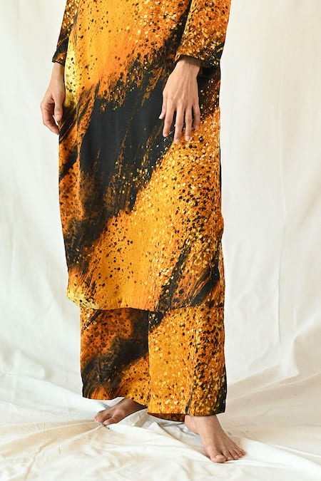 Buy_Til_Multi Color Cotton Satin Round Neck Streak Print Kurta And Pant Set _Online_at_Aza_Fashions