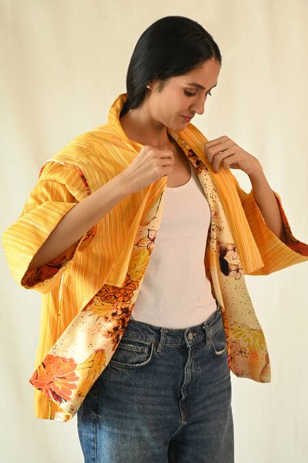 Buy_Til_Multi Color Cotton Satin Collared Moth Floral Print Reversible Overlay _Online_at_Aza_Fashions