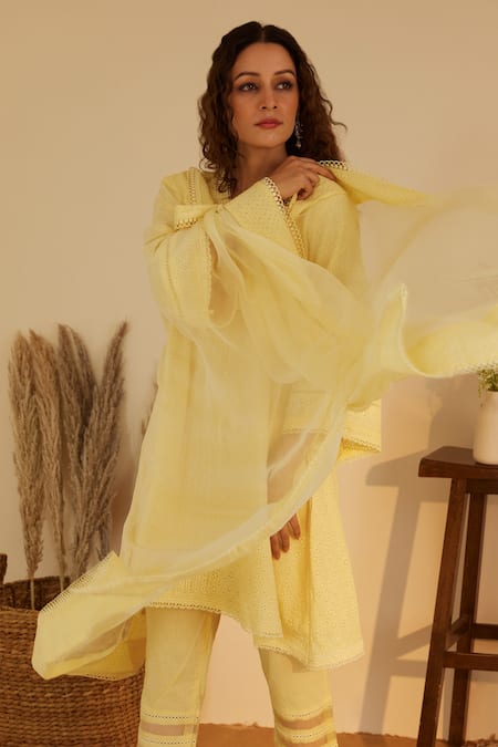 Buy_Shrutkirti_Yellow Pure Cotton Embroidery Floral V Schiffli Pattern Kurta Pant Set 