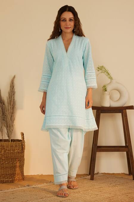 Shrutkirti_Blue Pure Cotton Embroidery Floral V Neck Cutwork Pattern Kurta Set _Online_at_Aza_Fashions